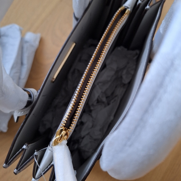 NWT Michael Kors Mercer Medium Accordion Messenger  retail Store Style - Picture 7 of 10